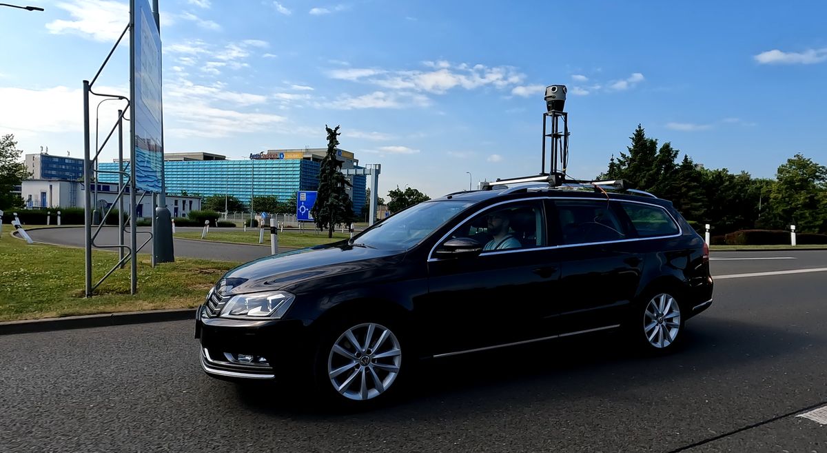 Capturing high-resolution images of infrastructure and roadside assets faster and cheaper with the Mosaic X
